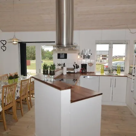 Stunning In With Kitchen