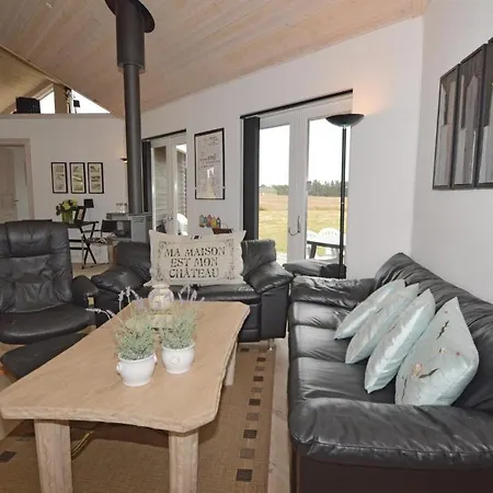 Beautiful Home In Skjern With Wifi