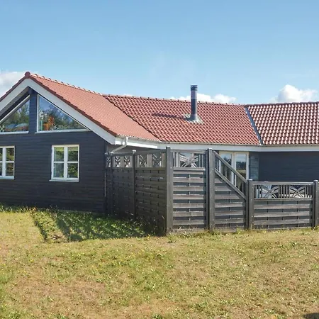 Stunning In With Kitchen Holiday home *